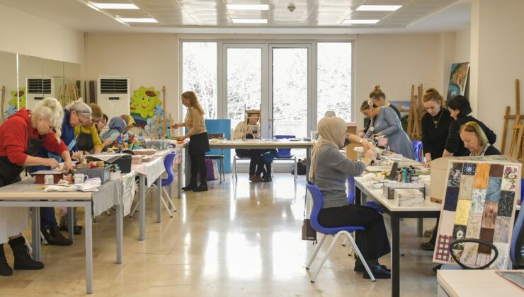 Belediyeden Vatandaşlara Dekoratif Ahşap Boyama Kursu