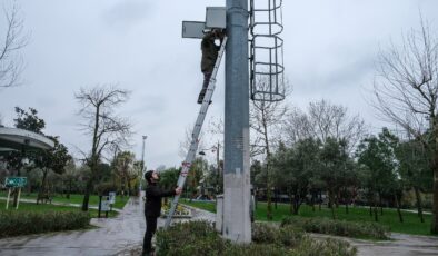 Esenyurt’ta parklara 24 saat kameralı gözetim