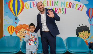 Oyun terapisi ile kekemeliğinden kurtuldu