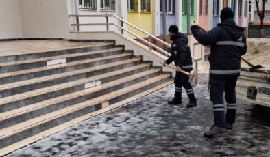 Çatalca’da Karla Mücadele Çalışmaları Aralıksız Devam Ediyor