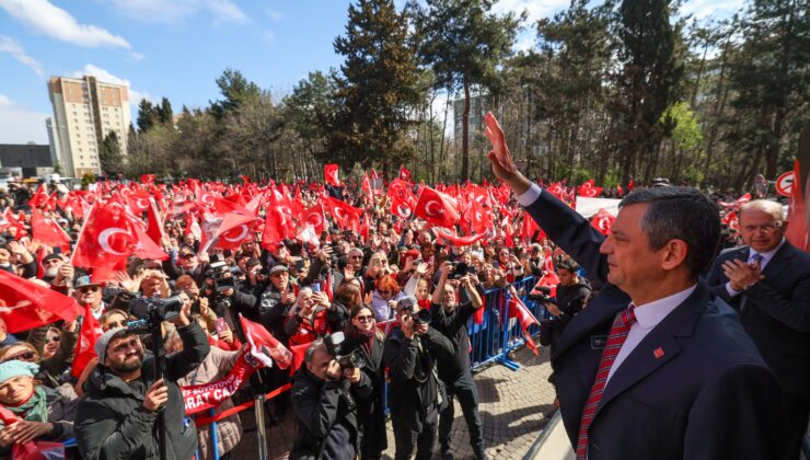 CHP lideri Özel’den Beylikdüzü Belediyesi’ne ziyaret