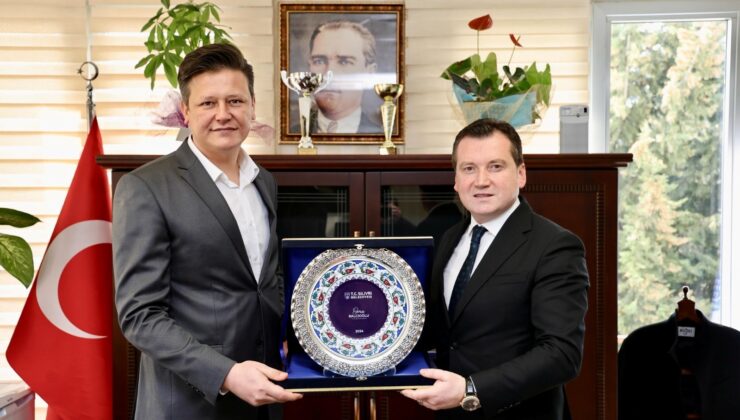 Başkan Balcıoğlu, Mezarlıklar Müdürü Doğuş Tunçay’ı Ziyaret Etti