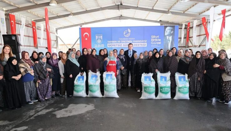  Danamandıra Mahallesin ‘de Taban Gübresi Dağıtım Töreni Düzenlendi