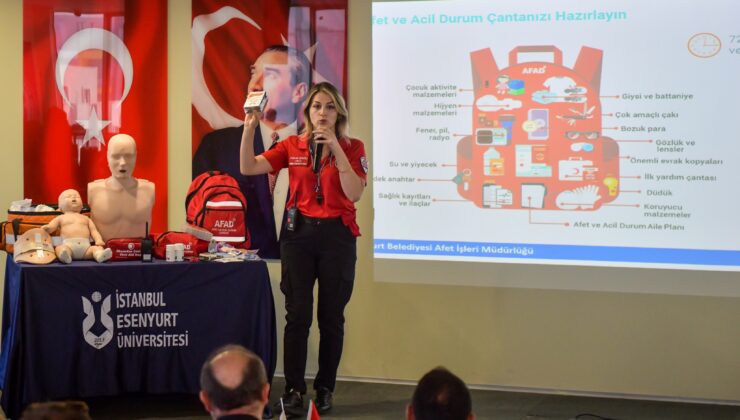 Esenyurt Belediyesi’nden Üniversite Öğrencilerine Afet Bilinci Eğitimi