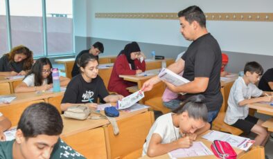 Esenyurt Belediyesi’nden Öğrencilere Ücretsiz LGS Kursu