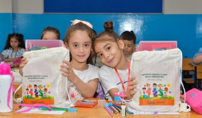 Esenyurt Belediyesi’nden Eğitime Büyük Destek: 26 Bin Öğrenciye Kırtasiye Seti Dağıtıldı