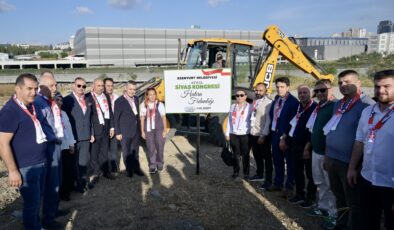 Sivas Kongresi’nin 106. Yılında Esenyurt’ta 58 Fidan Toprakla Buluştu