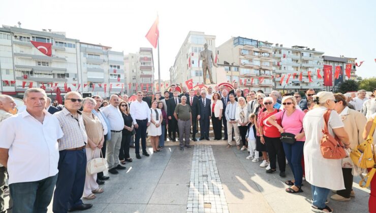 Başkan Balcıoğlu, Zafer Bayramı Çelenk Sunma Törenine katıldı