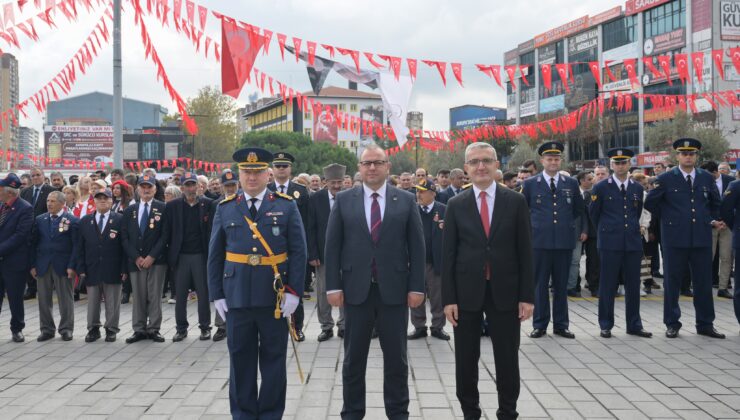 Esenyurt’ta 29 Ekim Coşkuyla Kutlanıyor