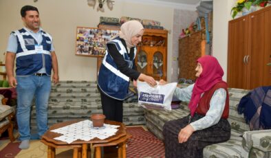 Esenyurt Belediyesi’nden 1 Ekim Dünya Yaşlılar Günü’nde Anlamlı Ziyaret