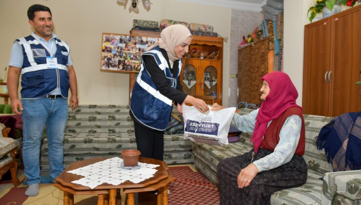 Esenyurt Belediyesi’nden 1 Ekim Dünya Yaşlılar Günü’nde Anlamlı Ziyaret