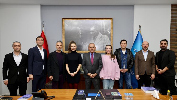 Ödüllü yapım “Bildiğin gibi değil”in film ekibi Küçükçekmece’deydi